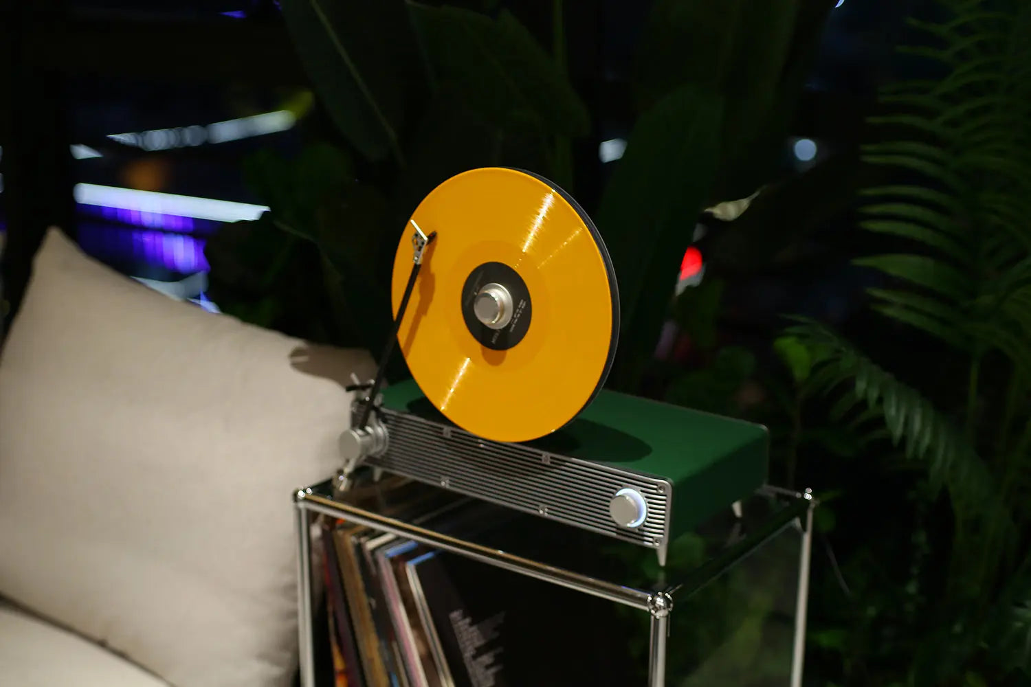 CoolGeek Turntable: Where Nostalgia and Innovation Meet COOLGEEK